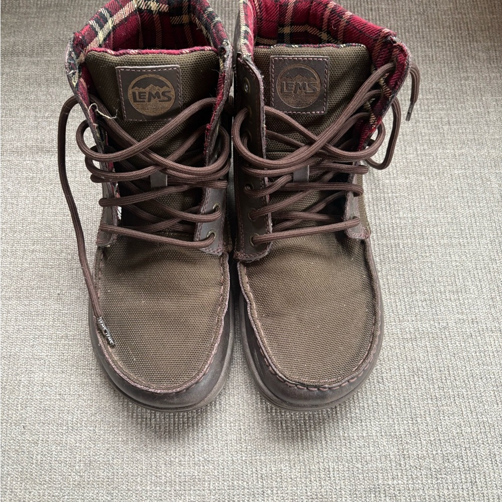 Women's Lace Up Boots - Brown